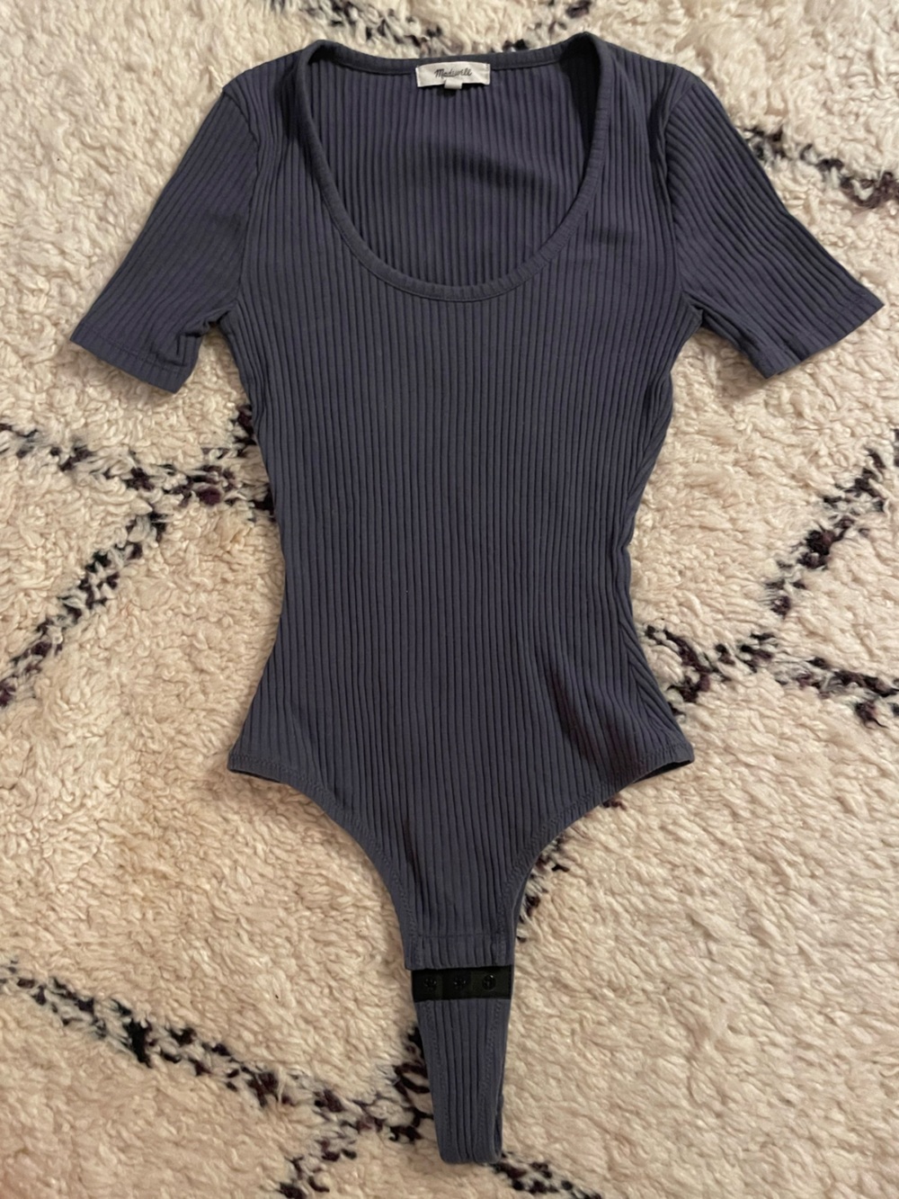 Madewell Ribbed Scoop Neck Short Sleeve Bodysuit - Charcoal Gray